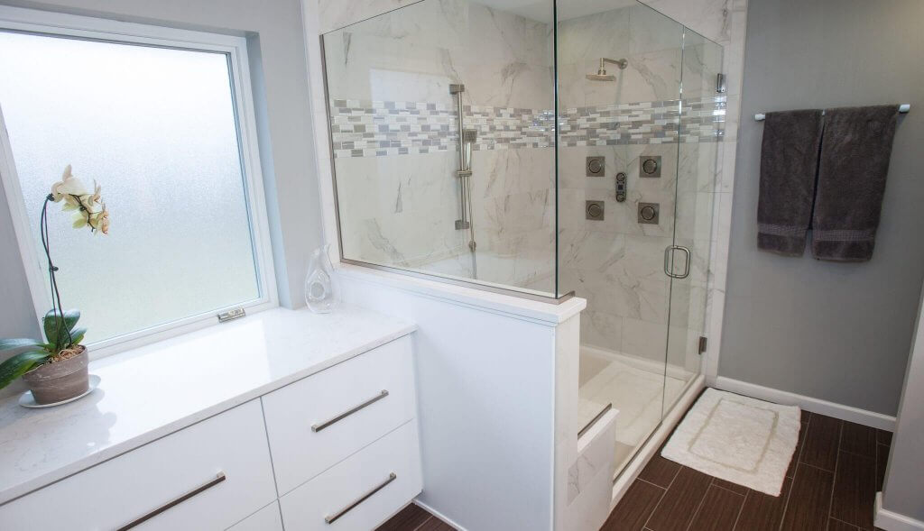 Modern White Bathroom with Dark Wood Floor - Callier and Thompson